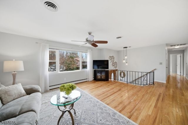 11 Deerfield Rd, Parsippany-troy Hills Twp., NJ 07054