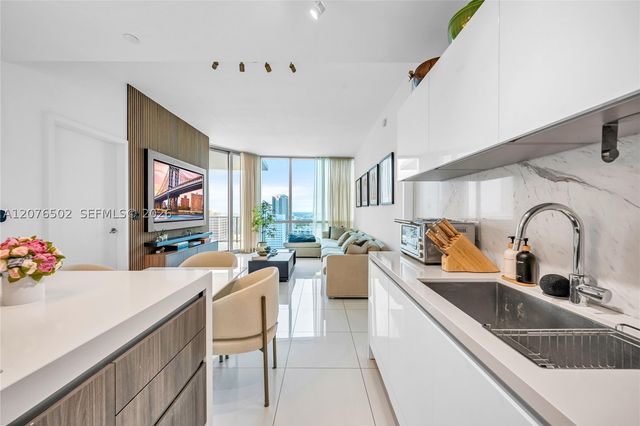 851 NE 1st Ave 2408, Miami, FL 33132