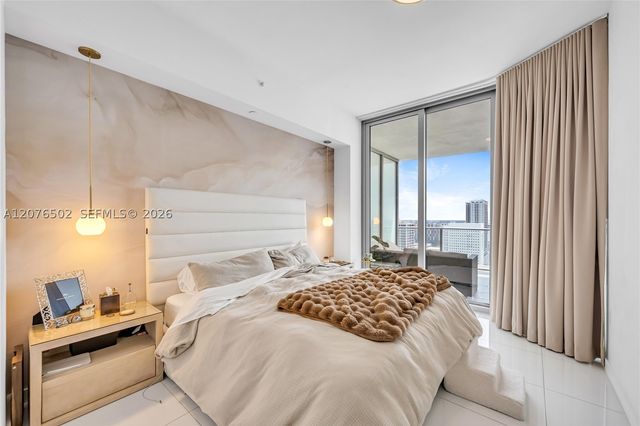 851 NE 1st Ave 2408, Miami, FL 33132
