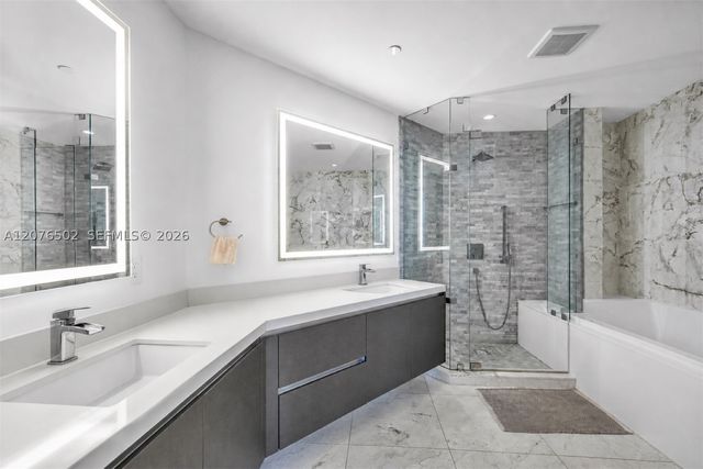 851 NE 1st Ave 2408, Miami, FL 33132