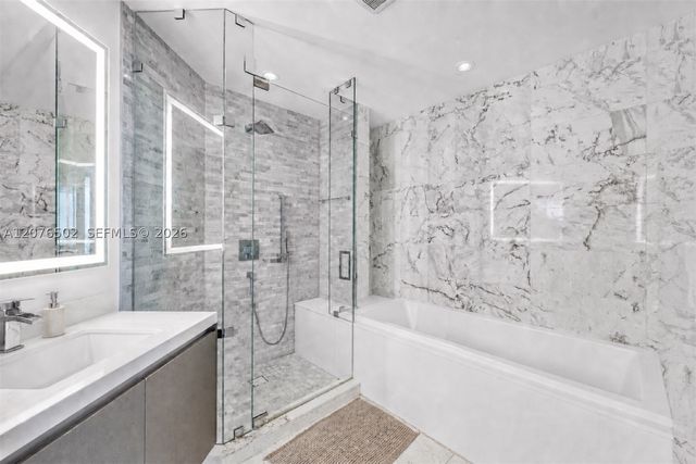 851 NE 1st Ave 2408, Miami, FL 33132