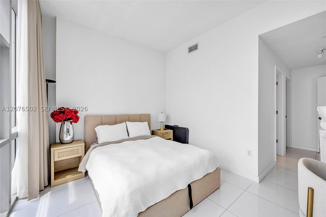 851 NE 1st Ave 2408, Miami, FL 33132