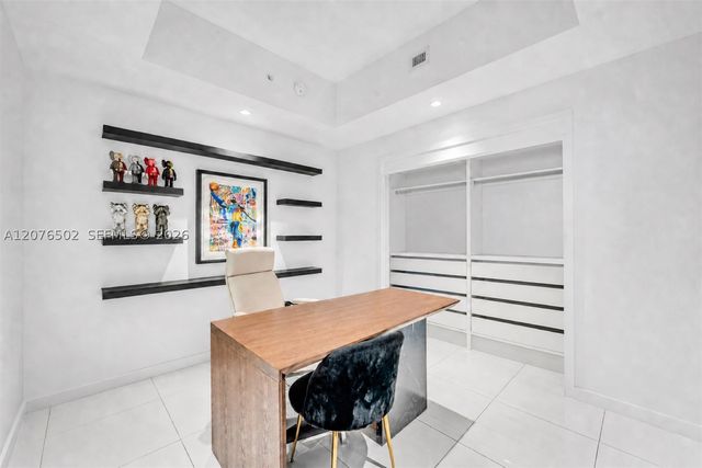 851 NE 1st Ave 2408, Miami, FL 33132