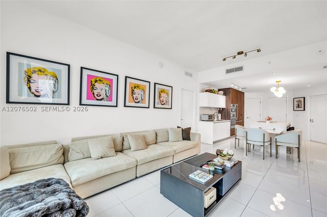 851 NE 1st Ave 2408, Miami, FL 33132