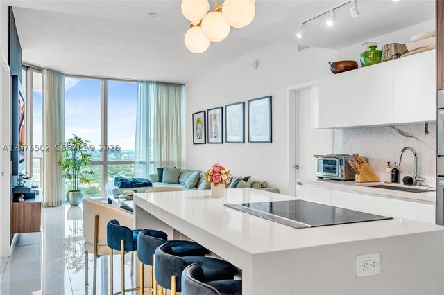 851 NE 1st Ave 2408, Miami, FL 33132
