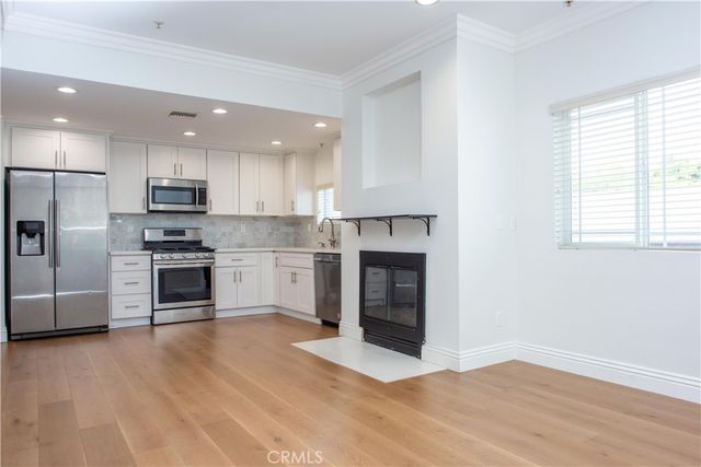815 S Harvard Boulevard 201, Los Angeles, CA 90005