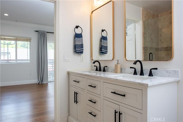 815 S Harvard Boulevard 201, Los Angeles, CA 90005
