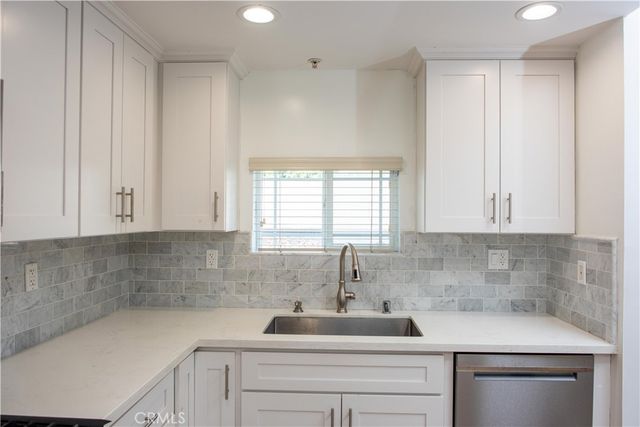 815 S Harvard Boulevard 201, Los Angeles, CA 90005