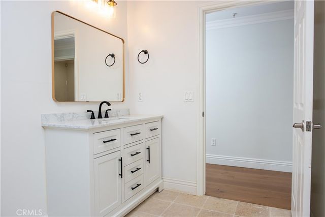 815 S Harvard Boulevard 201, Los Angeles, CA 90005
