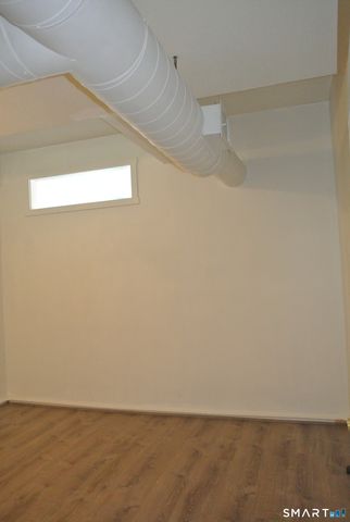 146 High Street APT 303, Milford, CT 06460