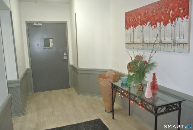 146 High Street APT 303, Milford, CT 06460