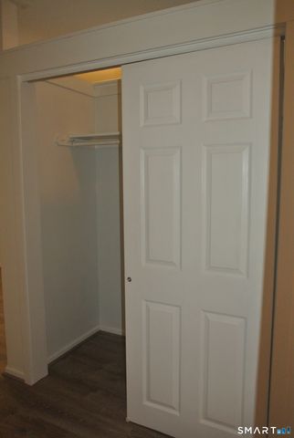 146 High Street APT 303, Milford, CT 06460