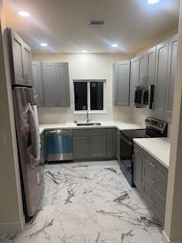 2987 NW 9TH Street, Fort Lauderdale, FL 33311