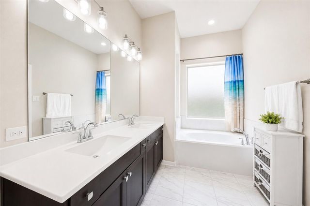 10255 Bayou Oaks Drive, Conroe, TX 77385