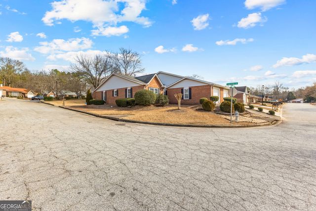 180 Lagrange Court, Fayetteville, GA 30214