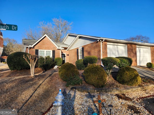 180 Lagrange Court, Fayetteville, GA 30214