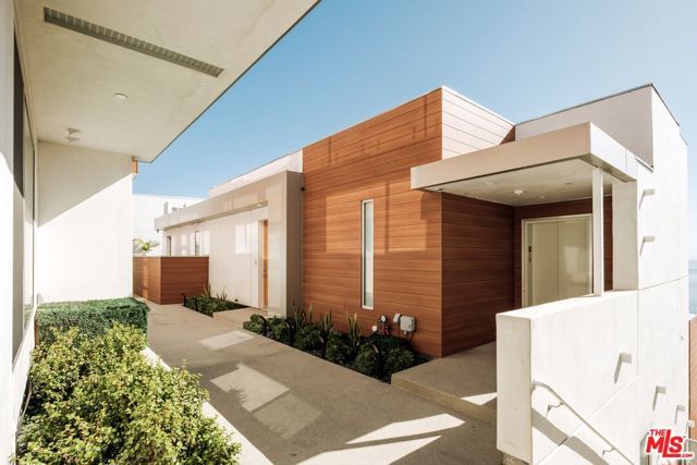 18223 Coastline Drive, Malibu, CA 90265