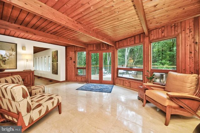 602 FEATHERBED LN, Garnet Valley, PA 19060