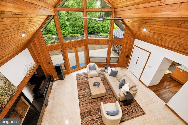 602 FEATHERBED LN, Garnet Valley, PA 19060