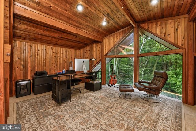 602 FEATHERBED LN, Garnet Valley, PA 19060