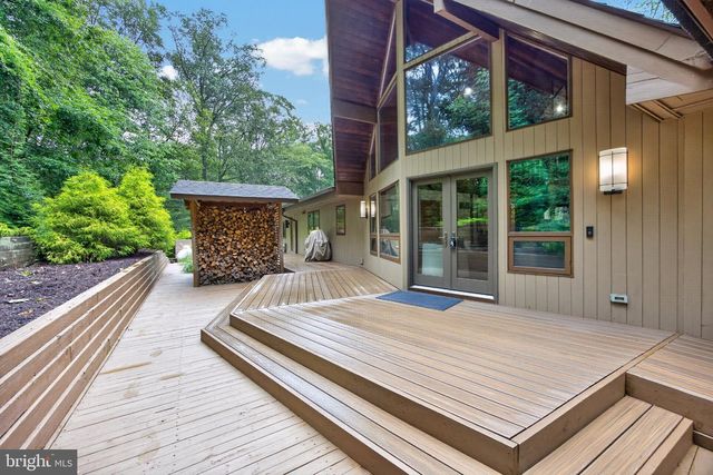 602 FEATHERBED LN, Garnet Valley, PA 19060