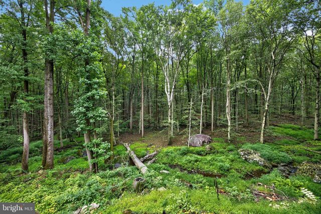 602 FEATHERBED LN, Garnet Valley, PA 19060