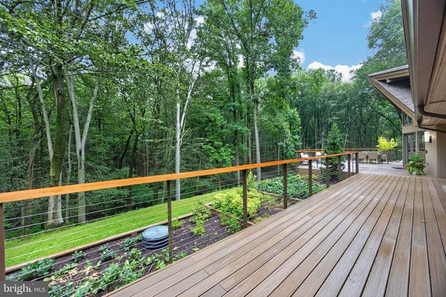 602 FEATHERBED LN, Garnet Valley, PA 19060