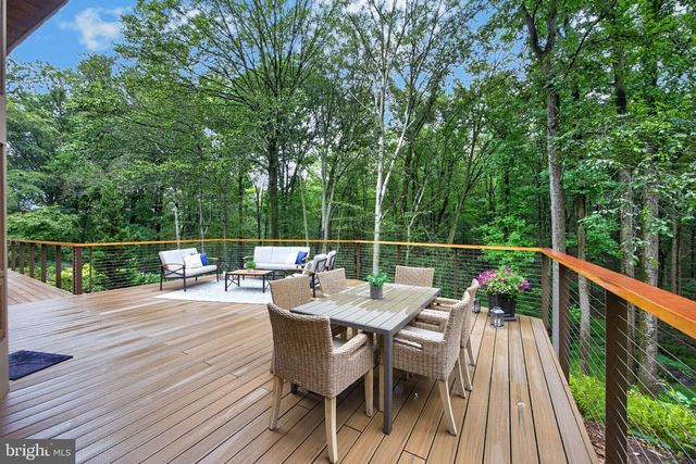 602 FEATHERBED LN, Garnet Valley, PA 19060