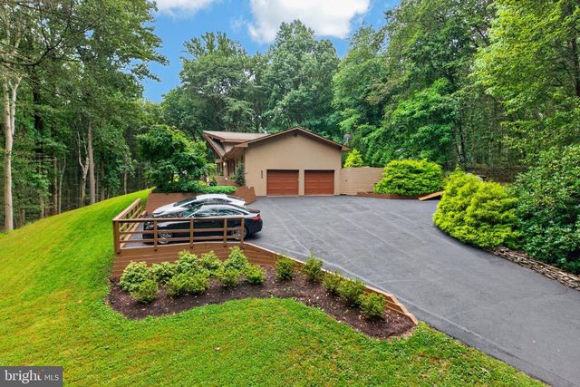 602 FEATHERBED LN, Garnet Valley, PA 19060