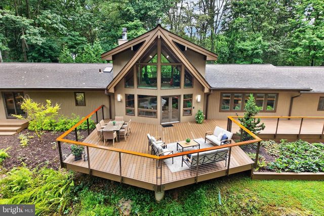 602 FEATHERBED LN, Garnet Valley, PA 19060