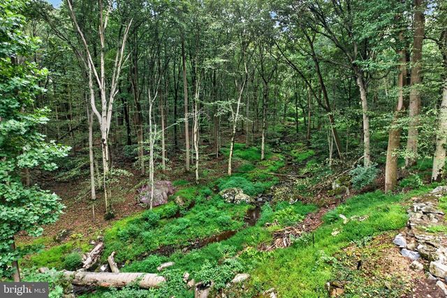 602 FEATHERBED LN, Garnet Valley, PA 19060