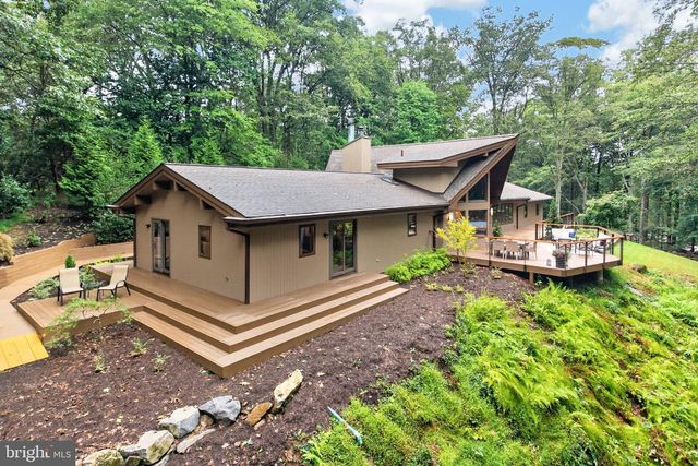 602 FEATHERBED LN, Garnet Valley, PA 19060