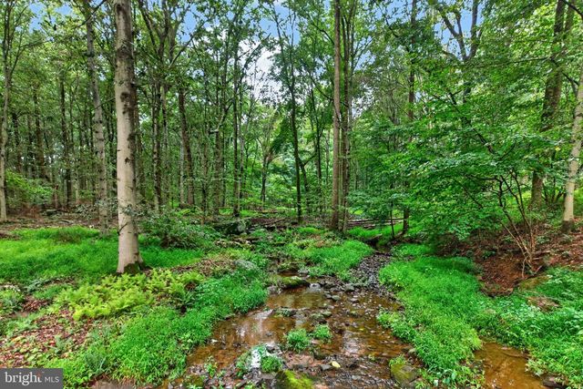 602 FEATHERBED LN, Garnet Valley, PA 19060