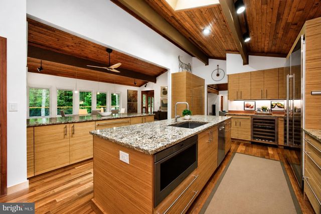 602 FEATHERBED LN, Garnet Valley, PA 19060