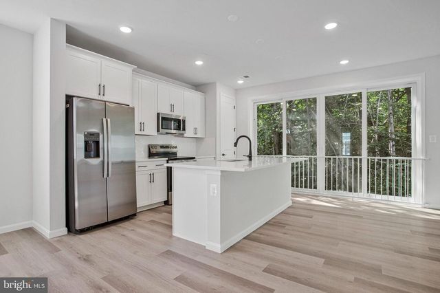 96 CATALPA DR, North East, MD 21901
