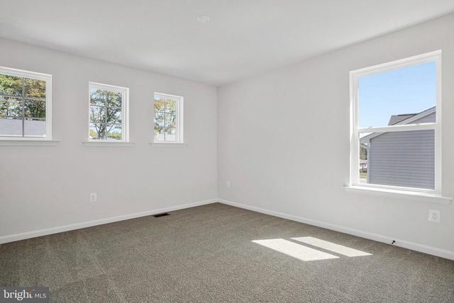 96 CATALPA DR, North East, MD 21901