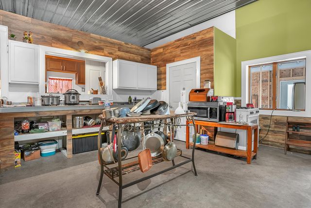 8796 N 100 E, Lake Village, IN 46349