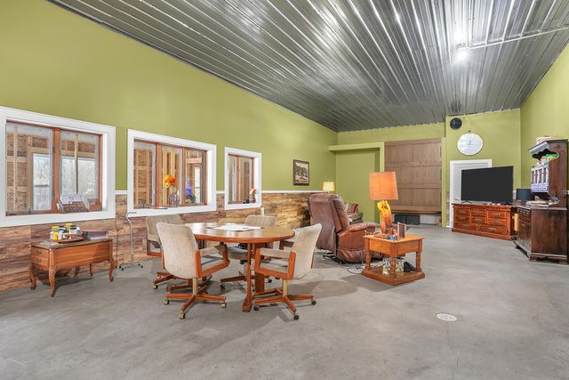 8796 N 100 E, Lake Village, IN 46349