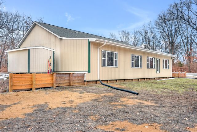 8796 N 100 E, Lake Village, IN 46349