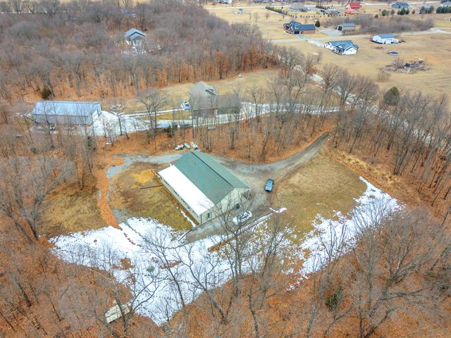 8796 N 100 E, Lake Village, IN 46349