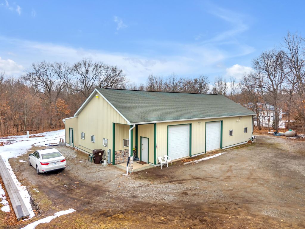 8796 N 100 E, Lake Village, IN 46349