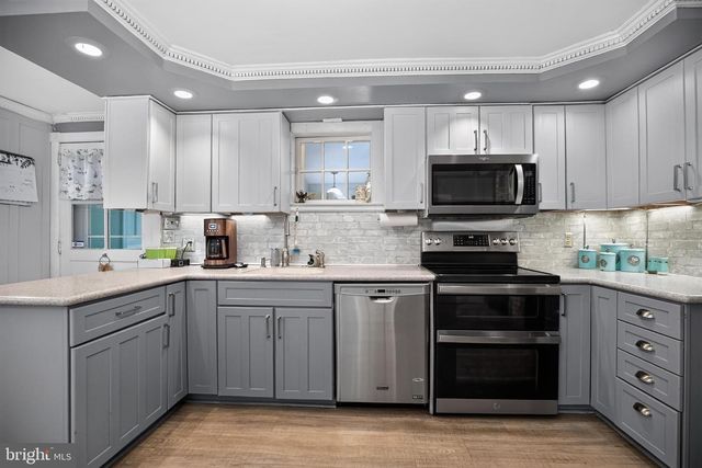 135 SUMMIT RD, Malvern, PA 19355