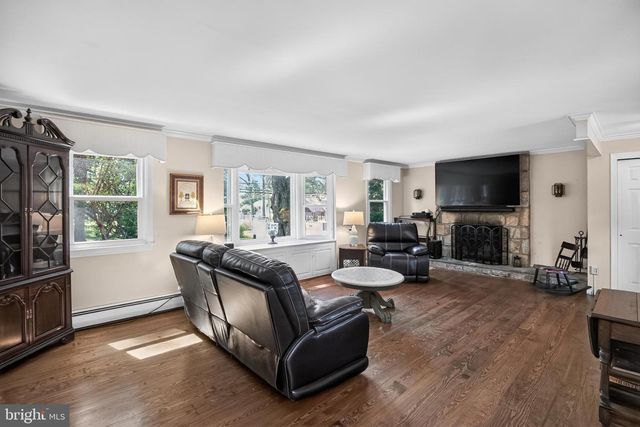 135 SUMMIT RD, Malvern, PA 19355