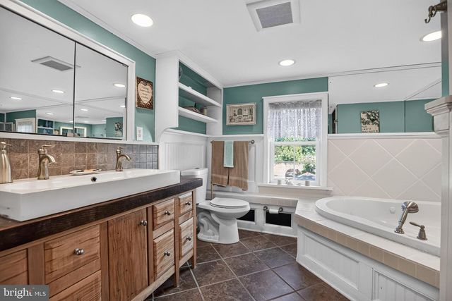 135 SUMMIT RD, Malvern, PA 19355