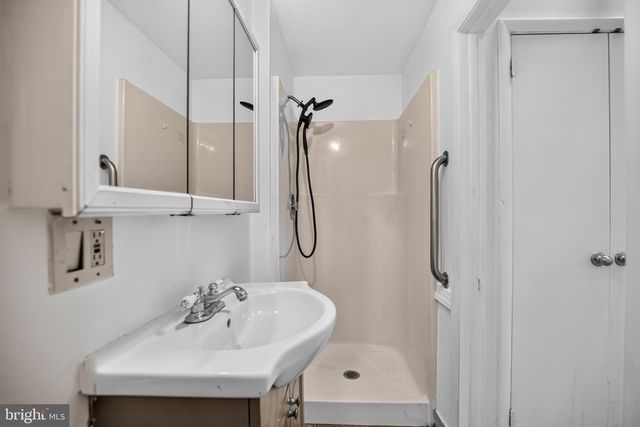 135 SUMMIT RD, Malvern, PA 19355