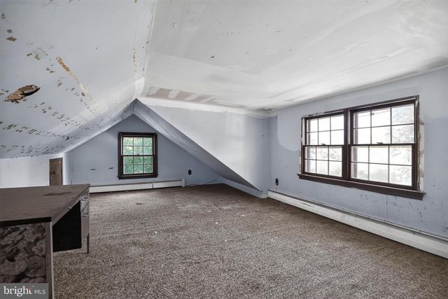 135 SUMMIT RD, Malvern, PA 19355