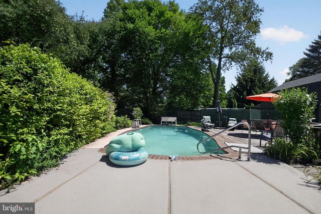 135 SUMMIT RD, Malvern, PA 19355