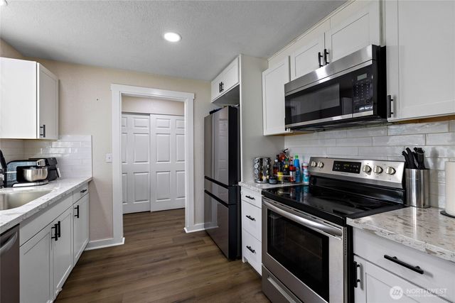 2526 Olympic Boulevard, Puyallup, WA 98374