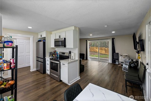 2526 Olympic Boulevard, Puyallup, WA 98374