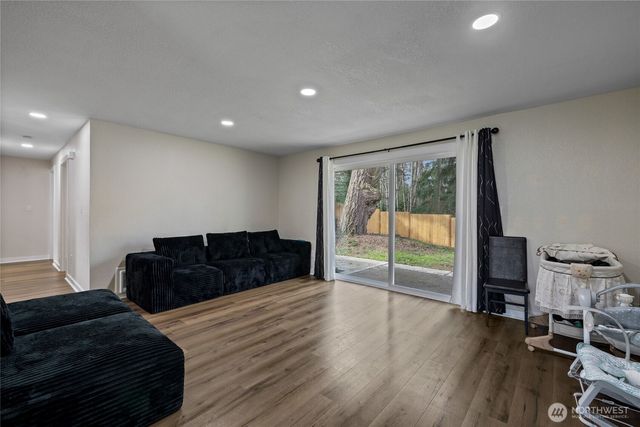 2526 Olympic Boulevard, Puyallup, WA 98374